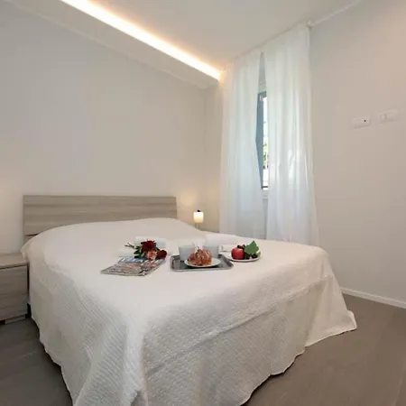 Sleeps 4 Pool Air Con Apartamento